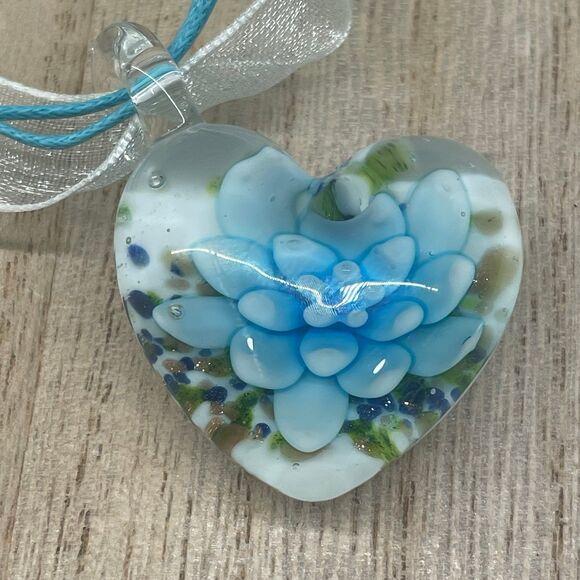 Large Heart Shaped Glass Pendant 3D Blue White Flower Inside Necklace - Picture 2 of 7